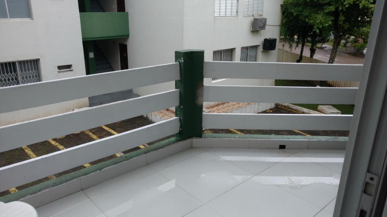 Apto Espetacular A 50 M Do Mar Em Condominio Com Piscinas Maravilhosas Guaratuba Kültér fotó